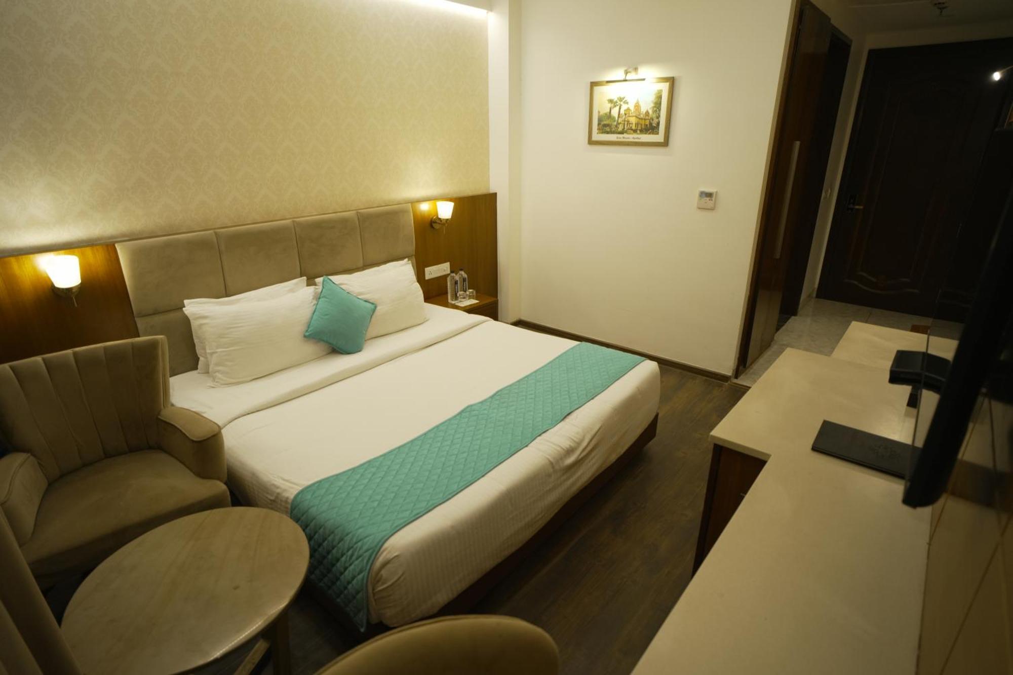 Hotel Krinoscco Ayodhya Extérieur photo