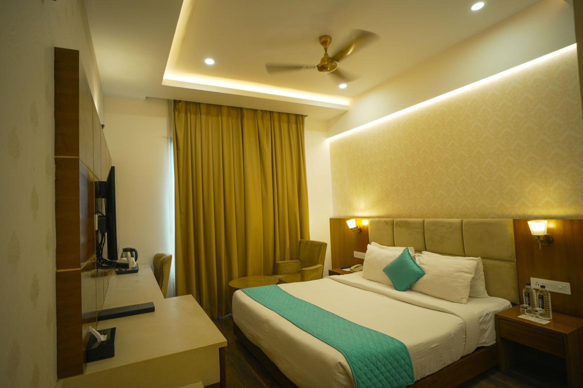 Hotel Krinoscco Ayodhya Extérieur photo