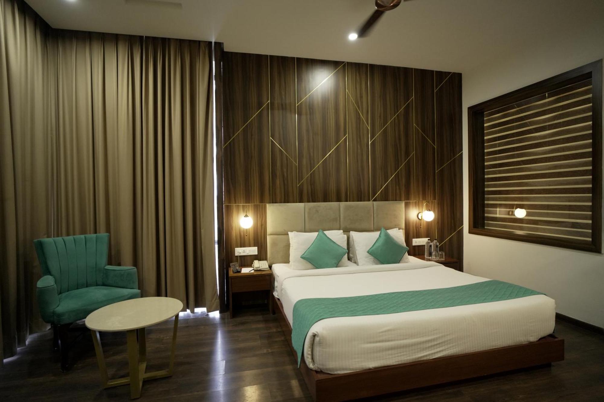 Hotel Krinoscco Ayodhya Extérieur photo