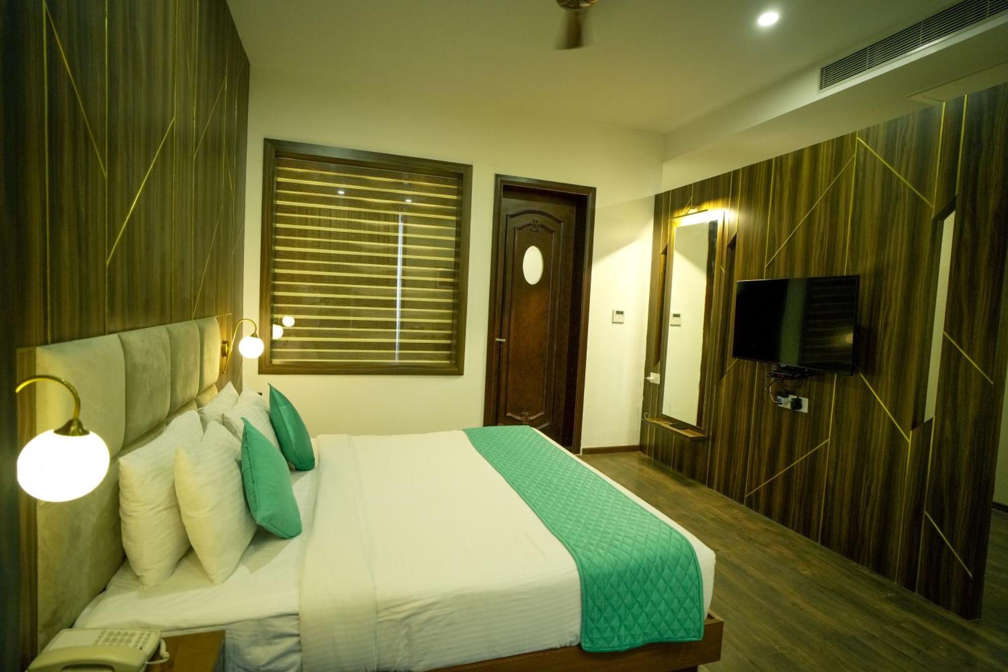 Hotel Krinoscco Ayodhya Extérieur photo