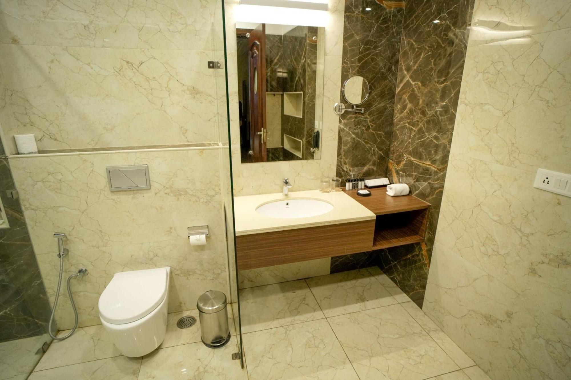 Hotel Krinoscco Ayodhya Extérieur photo